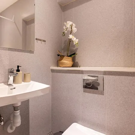 Apartmán Noble - Fantastic 5-bdr In The Capital
