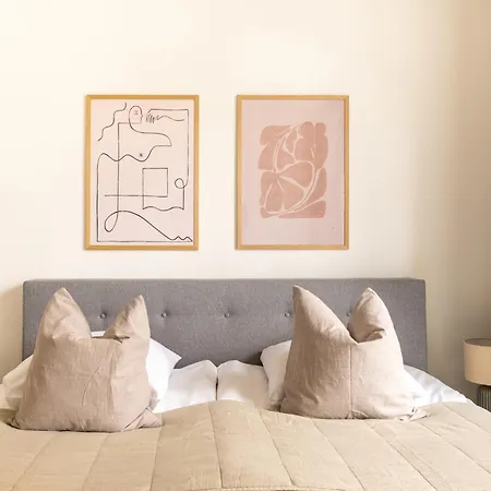 Sanders Noble - Fantastic 4-bdr In The Capital Appartement