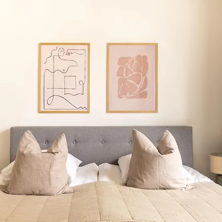 Sanders Noble - Fantastic 5-bdr In The Capital