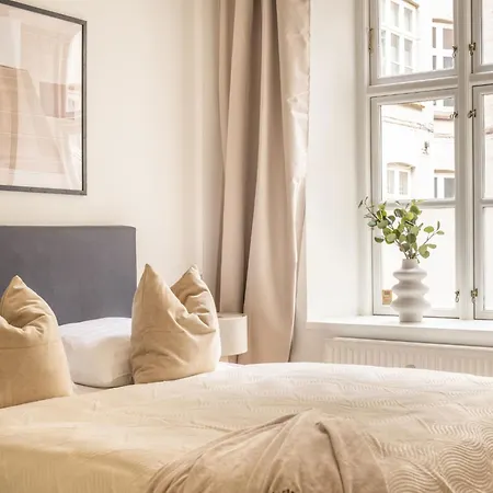 Sanders Noble - Fantastic 5-bdr In The Capital Appartement *