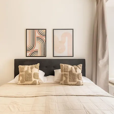 Apartment Sanders Noble - Fantastic 4-bdr In The Capital