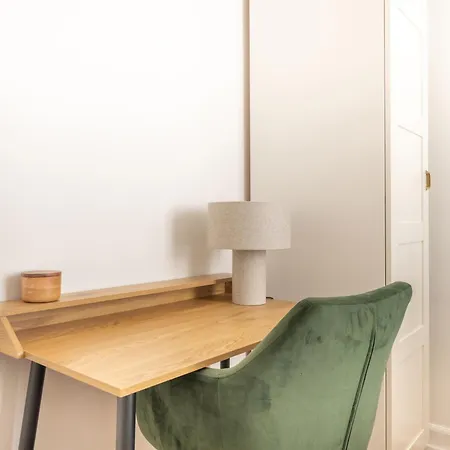 Sanders Noble - Fantastic 4-bdr In The Capital Apartment Copenhagen