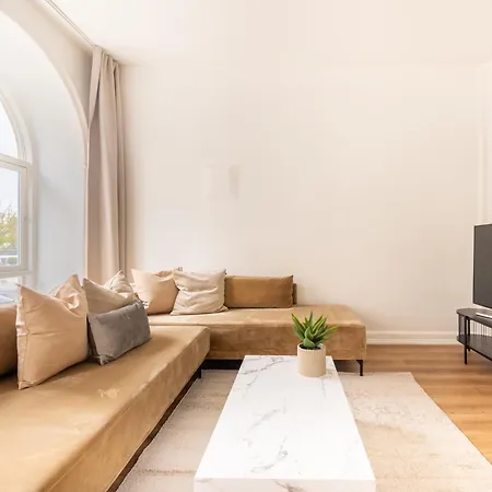 Apartment Sanders Noble - Fantastic 4-bdr In The Capital